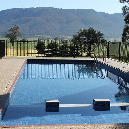 Mountain View Motel Corryong エクステリア 写真