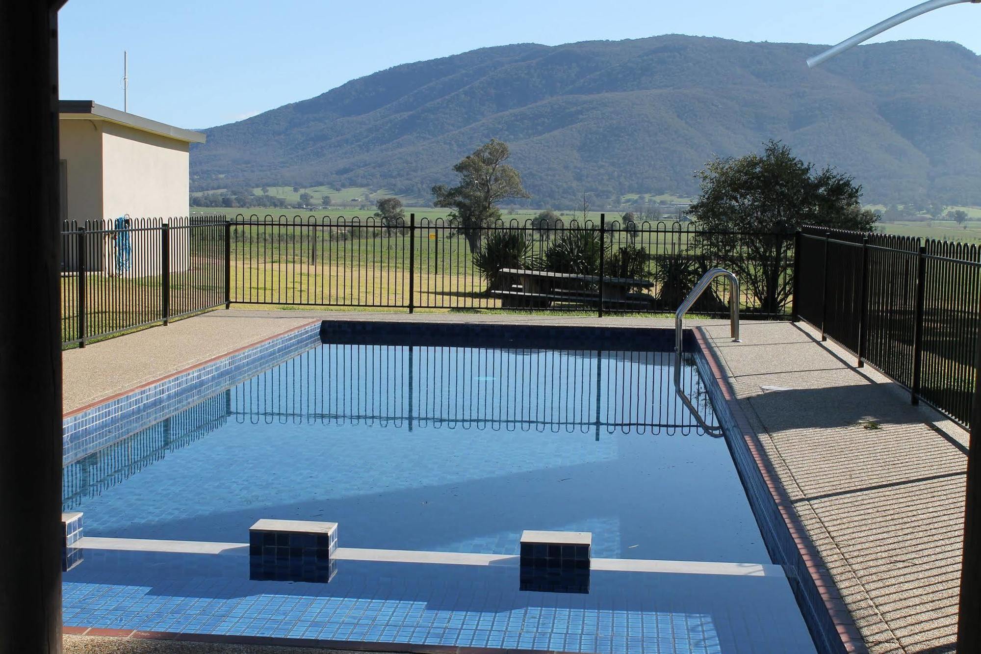 Mountain View Motel Corryong エクステリア 写真