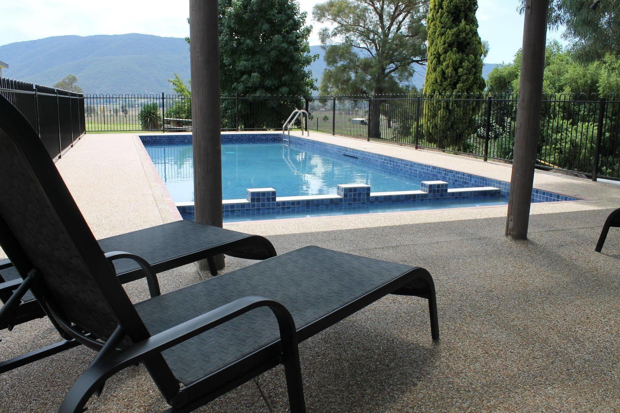 Mountain View Motel Corryong エクステリア 写真