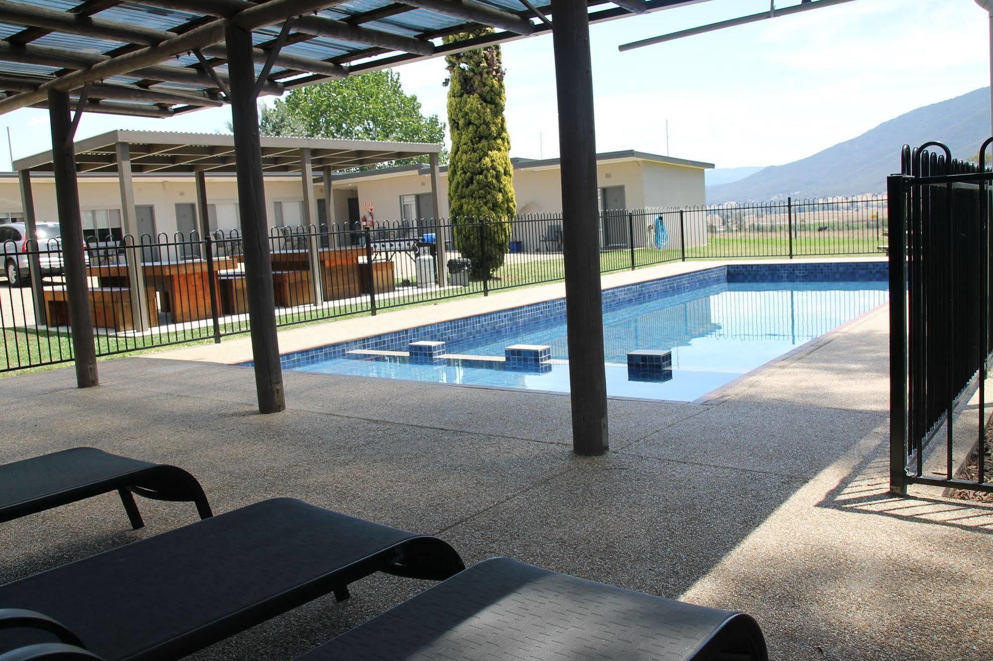 Mountain View Motel Corryong エクステリア 写真