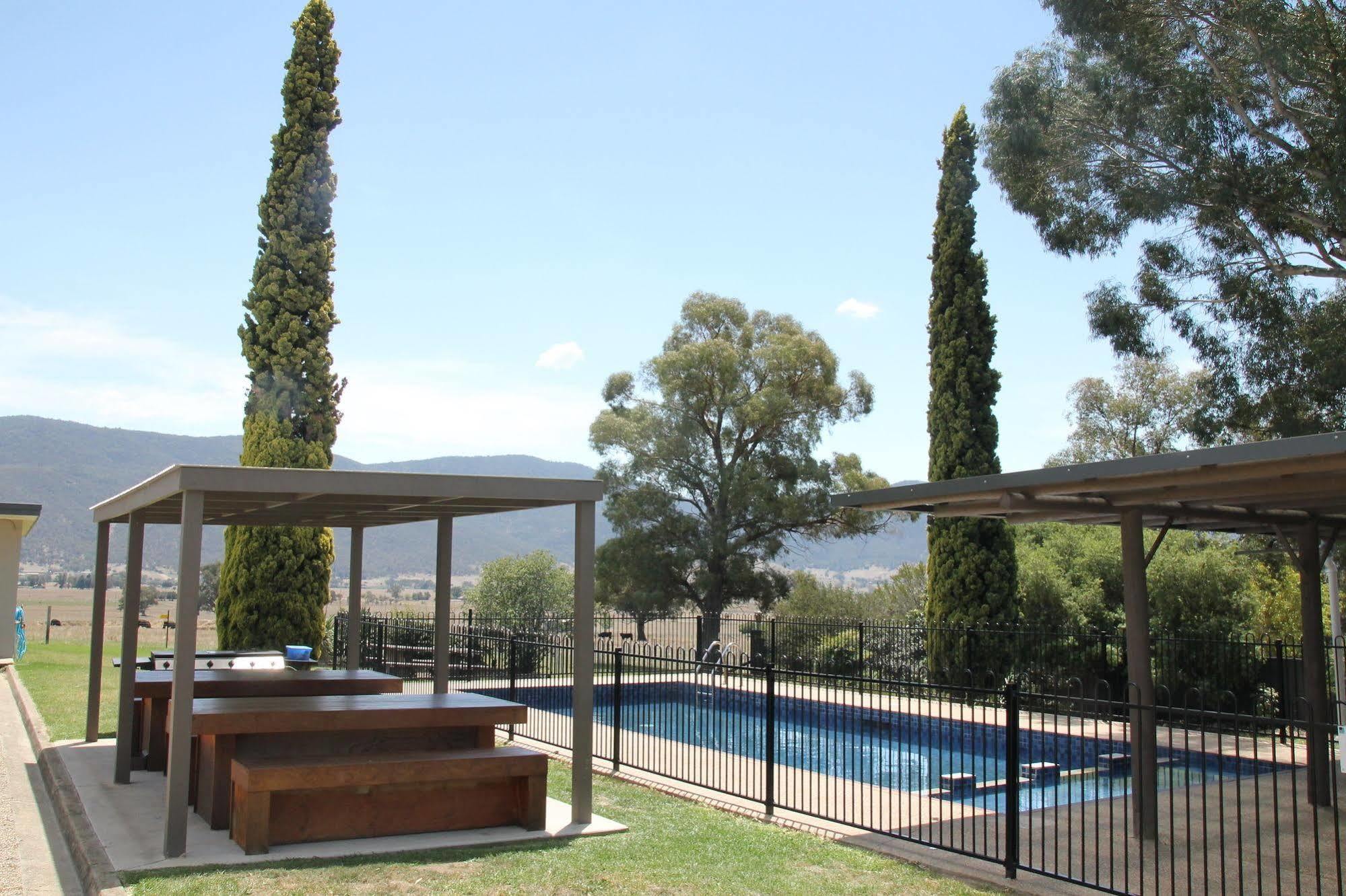Mountain View Motel Corryong エクステリア 写真