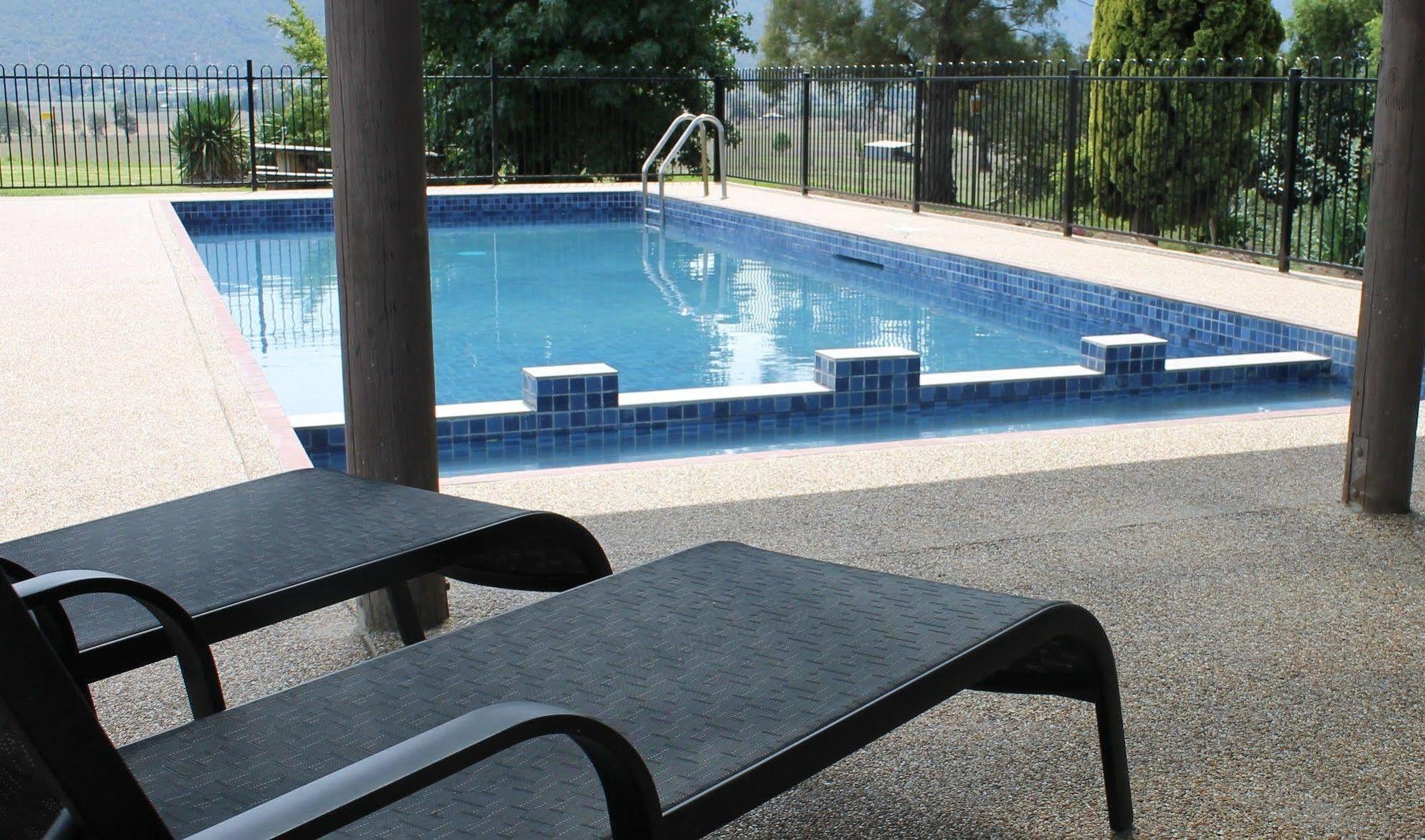 Mountain View Motel Corryong エクステリア 写真
