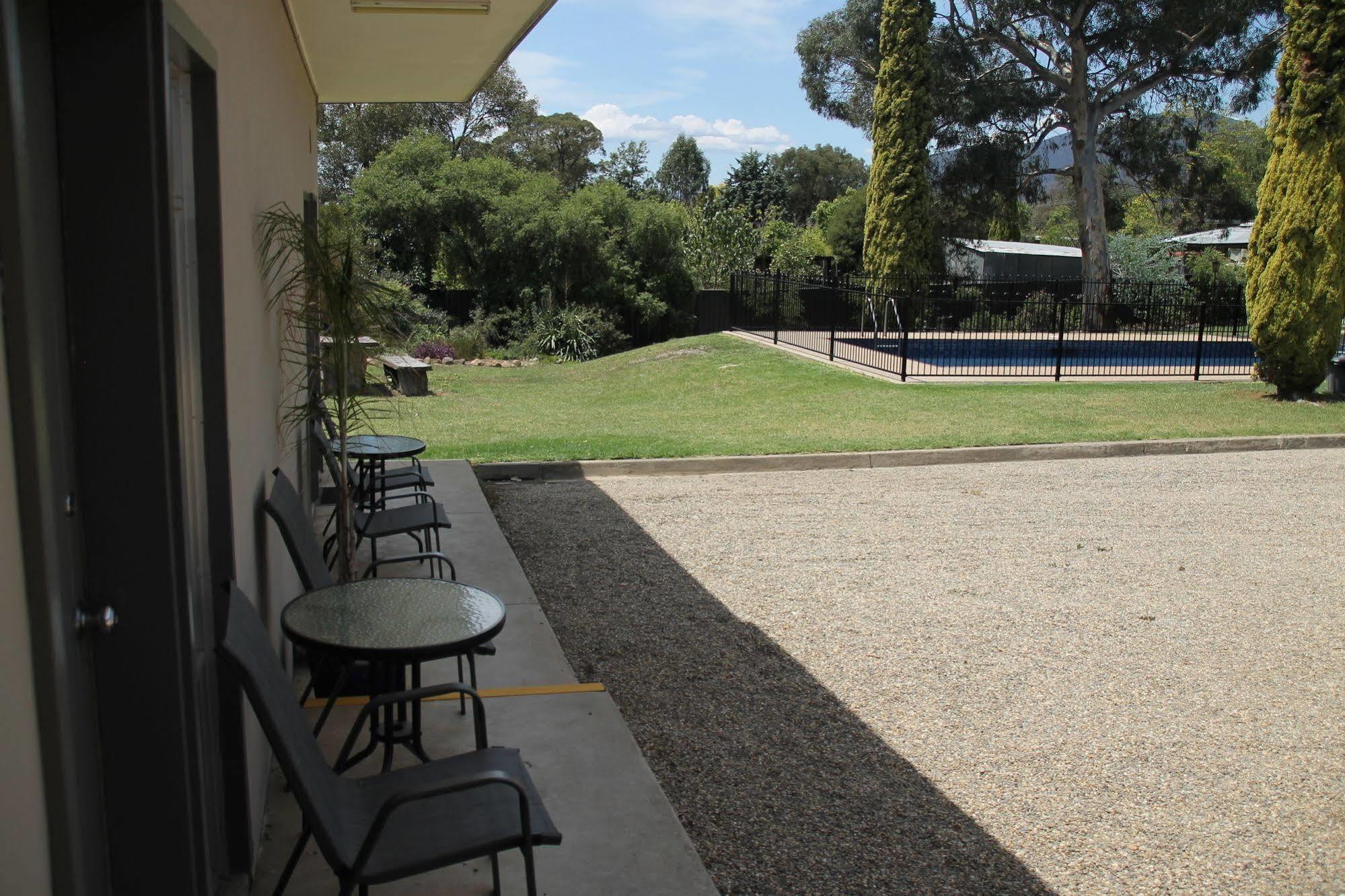 Mountain View Motel Corryong エクステリア 写真