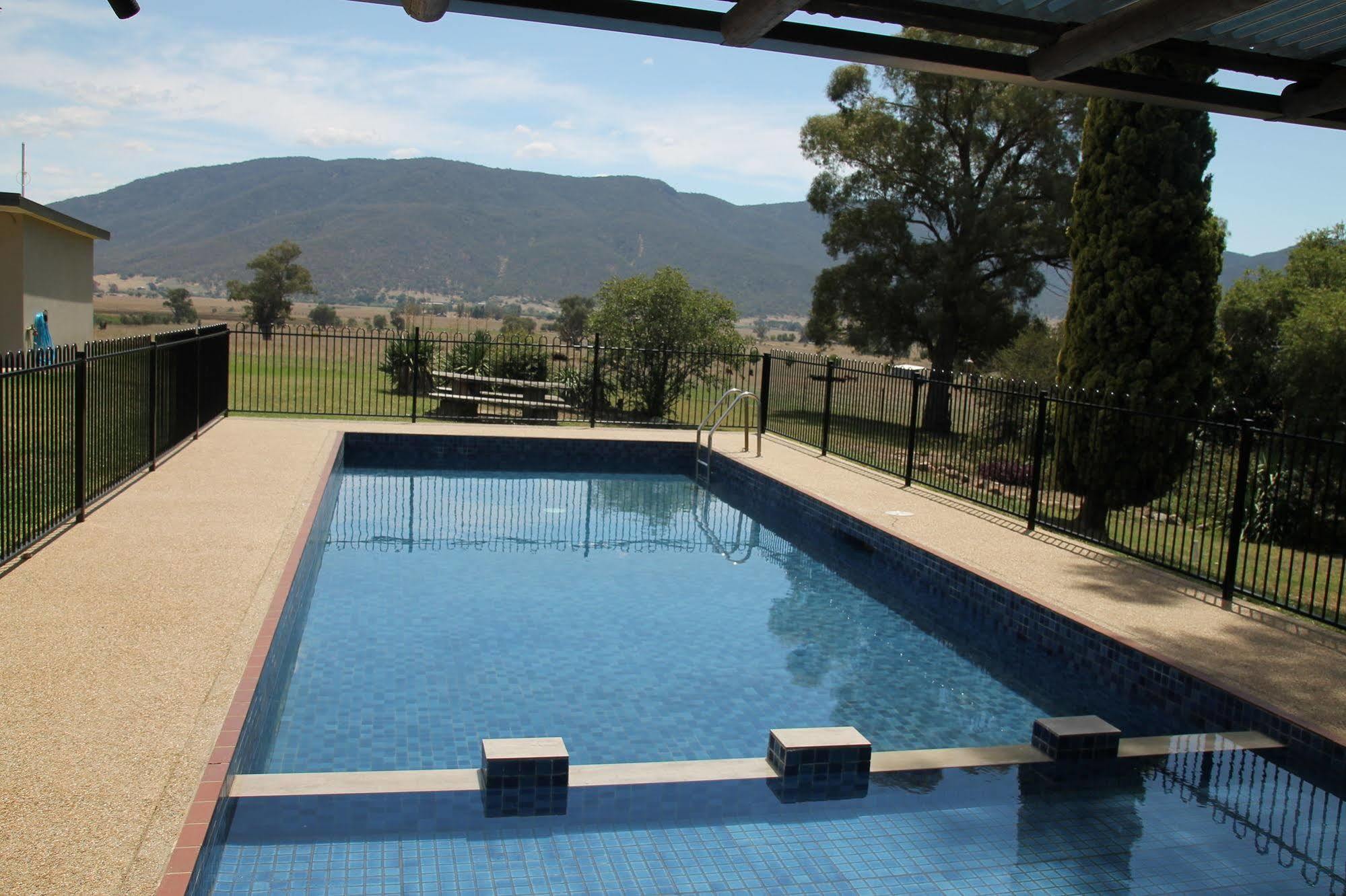 Mountain View Motel Corryong エクステリア 写真